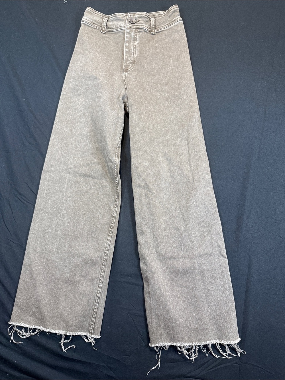 High-Rise Wide Leg Jeans with Raw Hem in Taupe Size Small Waist 25 Grunge Preppy